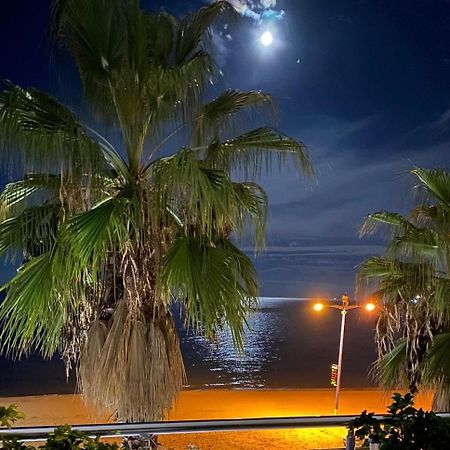Durres Strand Direkt Am Meer Eksteriør billede