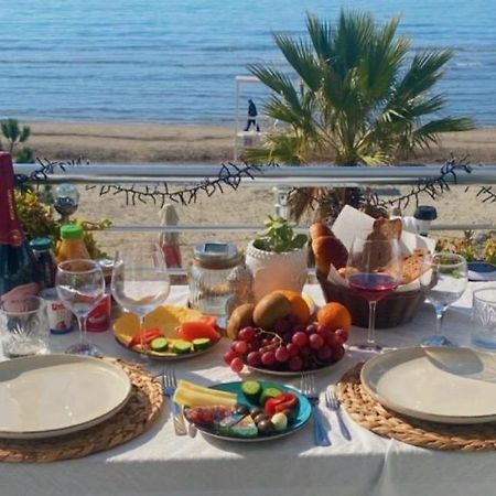 Durres Strand Direkt Am Meer Eksteriør billede